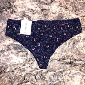 Calvin Klein Invisibles Thong Panty D3507